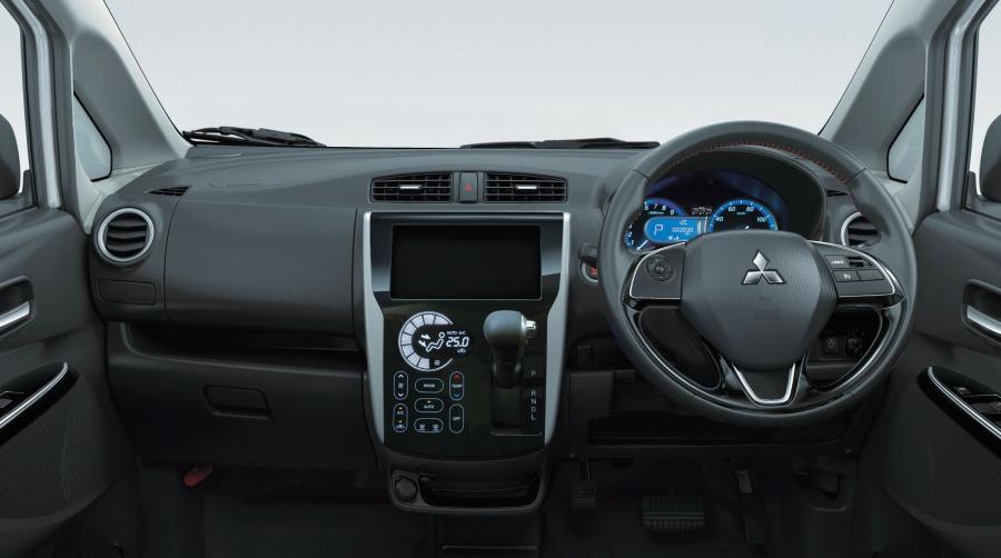 Торпедо Mitsubishi eK Custom Active Gear (B11W) 2017 года  (фото 9 из 16)